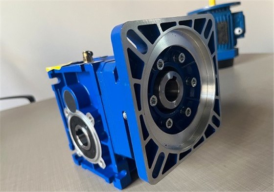 艾思捷技術(shù)教您蝸輪蝸桿減速機怎么選一款合適的伺服電機配套？ (3).jpg