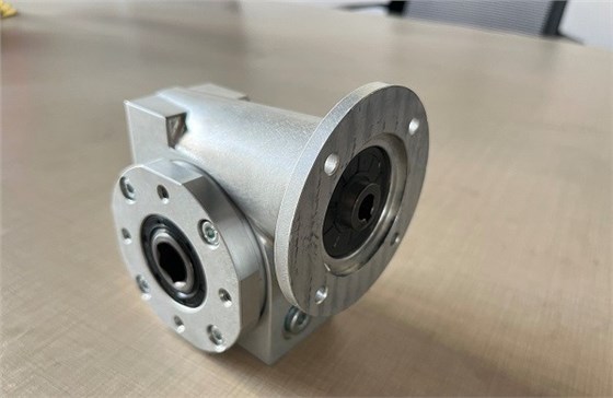 線體輸送、倍速鏈輸送線上用不銹鋼蝸輪蝸桿減速機(jī) (3).jpg