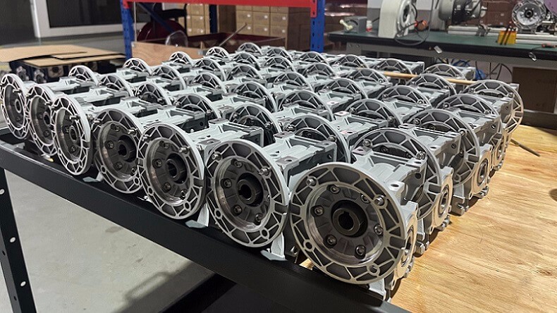 上海艾思捷蝸輪蝸桿減速機一般作用是什么？