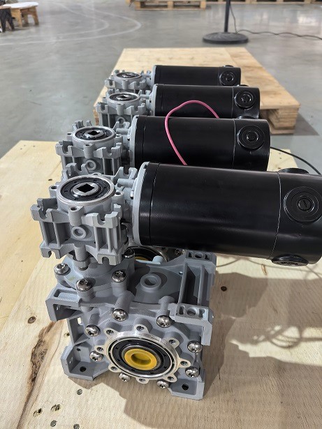 雙極蝸輪蝸桿減速機配直流電機一體 艾思捷廠家生產(chǎn)