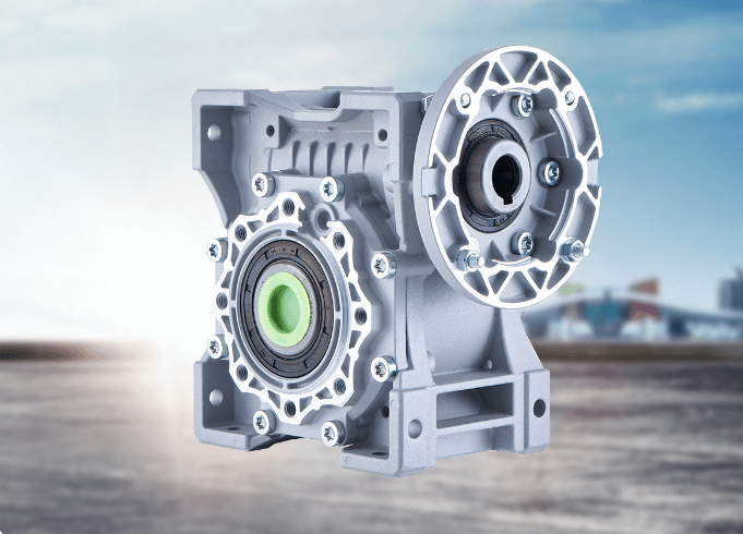 蝸輪減速機(jī)在輸送設(shè)備的使用中需要注意什么？